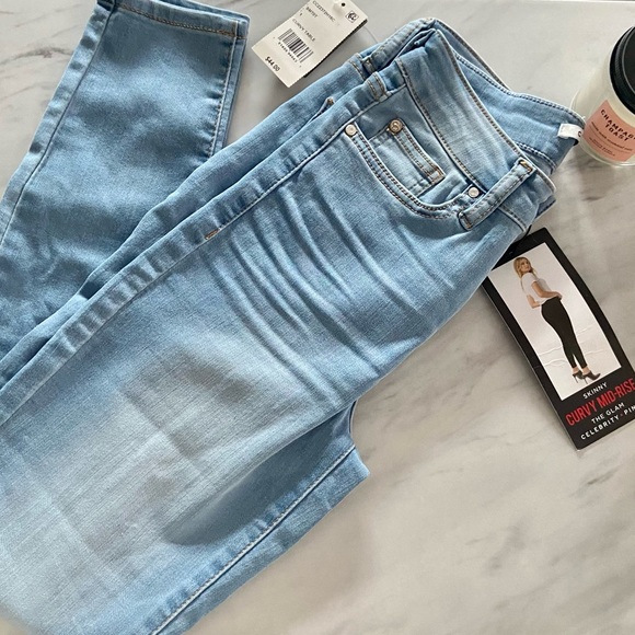 Celebrity Pink Denim - ✨NWT✨ Celebrity Pink Women’s Curvy Mid-Rise Skinny Jean 1/25